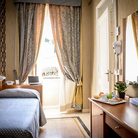 Emmaus Hotel 3*