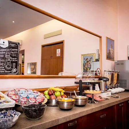 Hotel Emmaus 3*