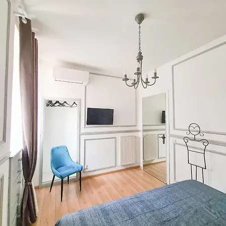 Apartment Via Vittoria Quattro Rome