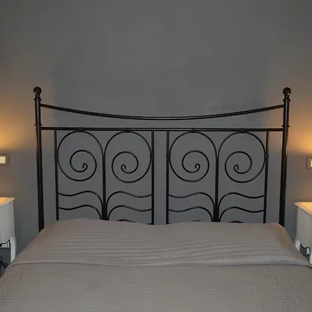 A Casa Di Giallo Bed & Breakfast 3*