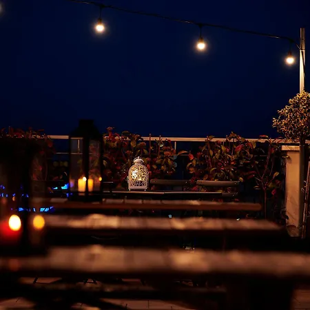 Generator Hostal *