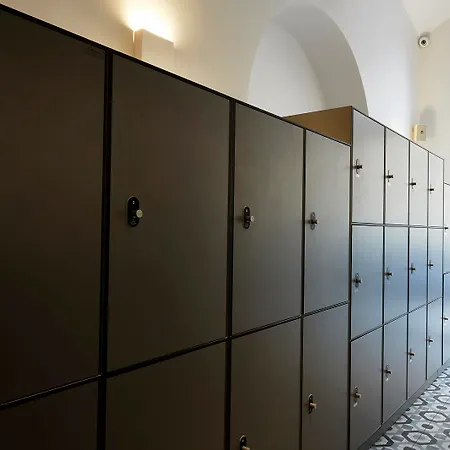 Hostal Generator