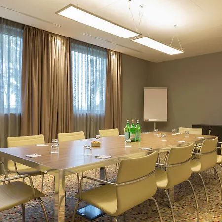 Hampton By Hilton East Roma