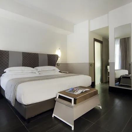 Unica Aparthotel 4*