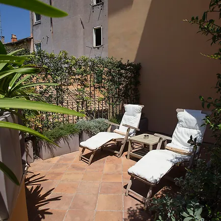 Palazzo Scanderbeg Apartahotel 4*