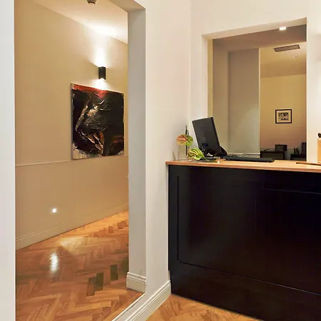 Vanity Navona Hotel 2*