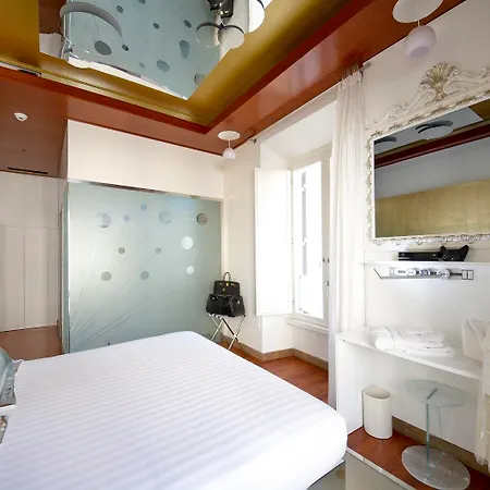Trecento Hotel 3*