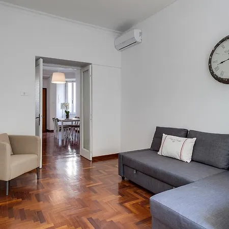 Apartment Romefinestay Mirabello *