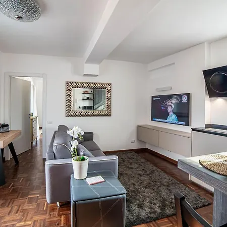Luxury Floor In Trastevere Apartment Rome