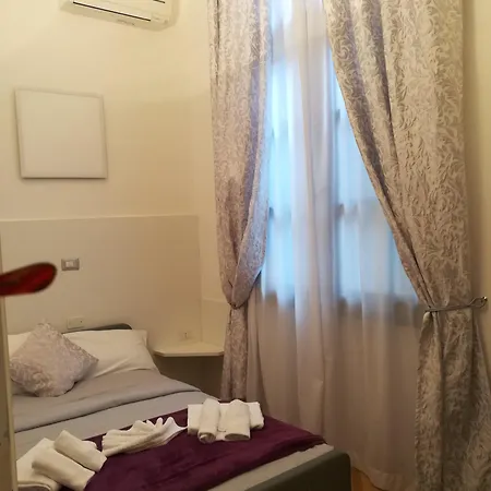 Spagna Ave Bed & Breakfast 3*