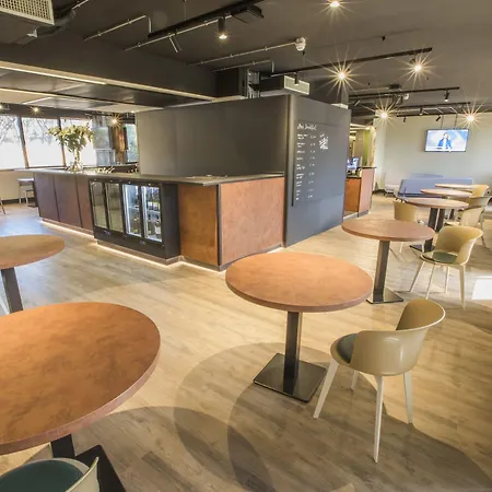 מלון Mercure Cinecitta