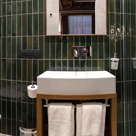 Affittacamere Castel Sant'angelo Luxury & Tour