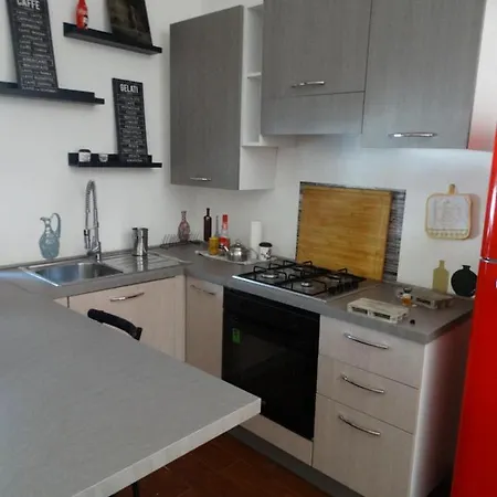 A Casa Di Delia - Stazione Fidene Homestay