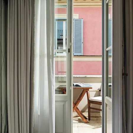 J.k. Place - The Leading Of The World Hotel Rom