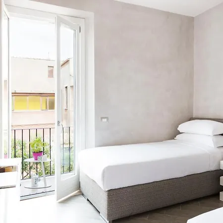 Exclusive Rooftop-designd Apartment Rome