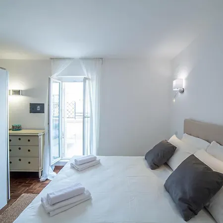 Luxury Floor In Trastevere Apartment *