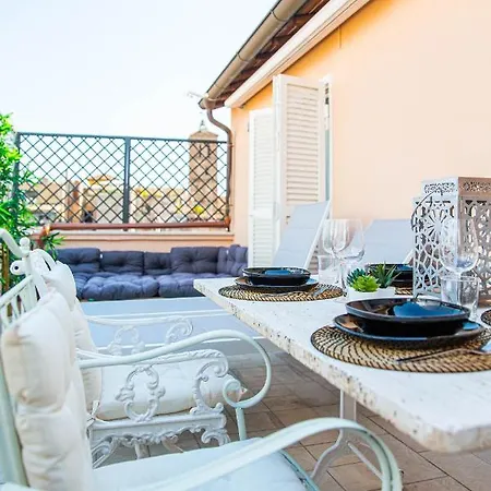 Apartment Luxury Floor In Trastevere