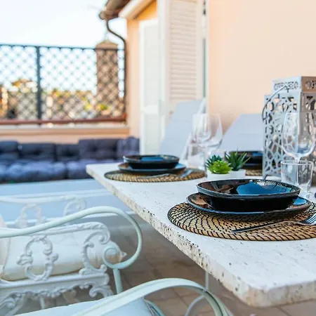 Luxury Floor In Trastevere Apartment