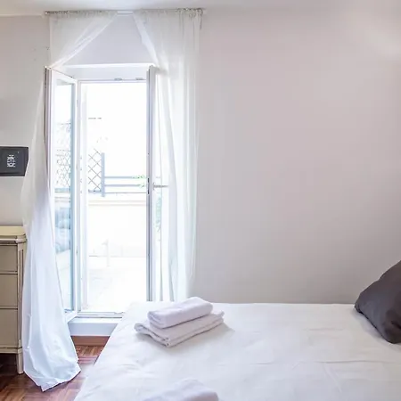 Luxury Floor In Trastevere Apartment