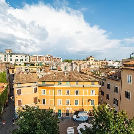 Luxury Floor In Trastevere Apartment Rome