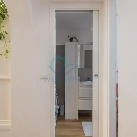 Apartment Refined Cozy Nest In Vatican Rome