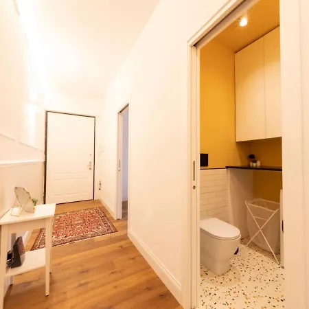 Apartment The Rent - Colorful One-bedroom In San Giovanni District