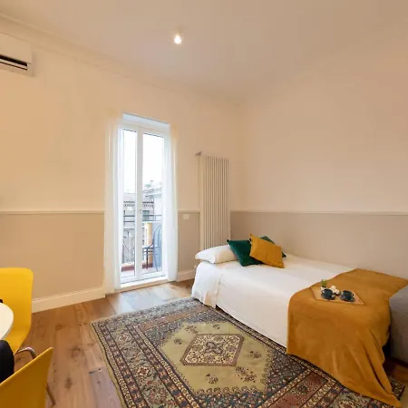 The Rent - Colorful One-bedroom In San Giovanni District Apartment