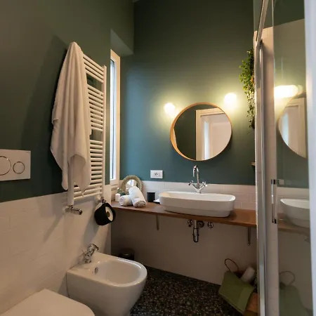 The Rent - Colorful One-bedroom In San Giovanni District Apartment Rome