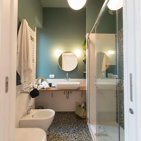 The Rent - Colorful One-bedroom In San Giovanni District Apartment Rome