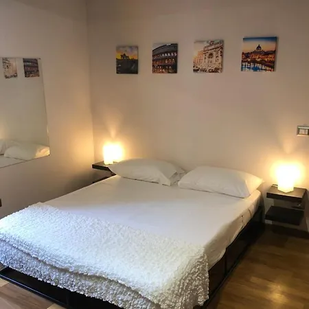 Apartment Domus Incantevole Vicino Colosseo Foro Rome