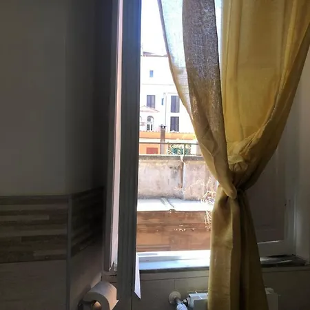 Apartment Domus Incantevole Vicino Colosseo Foro Rome