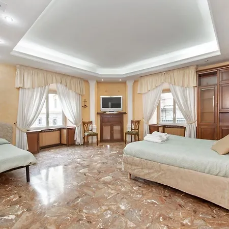 Charming With 3 Bedrooms Apartment *