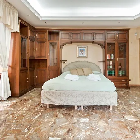Charming With 3 Bedrooms * Rome