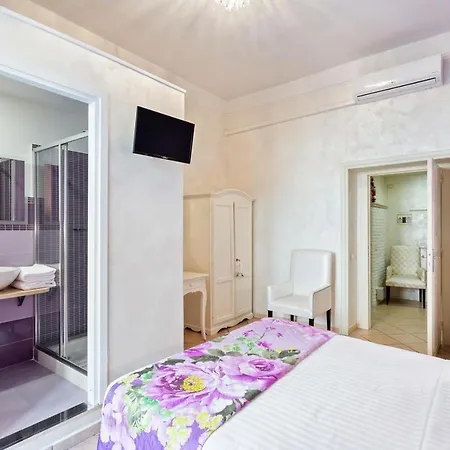 Capsule hotel Pretty In Vatican Center