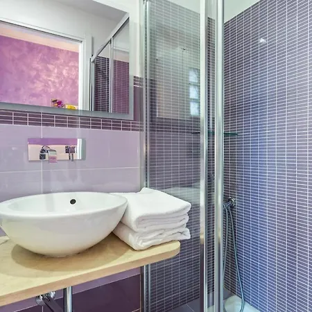 Pretty In Vatican Center Capsule hotel *
