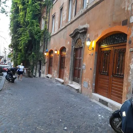 Navona Artist 7 * Rome