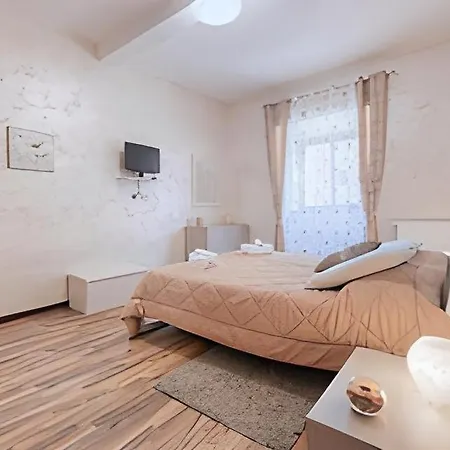 Leone Vatican House Apartment