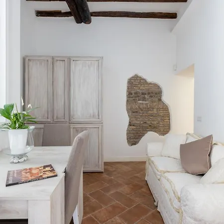 Apartment Pantheon House By Varental Rome