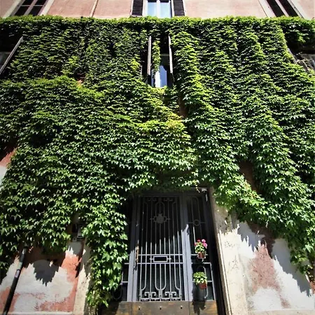 Bruno Domus Trastevere
