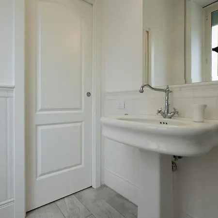 Bed & Breakfast Capital 4*