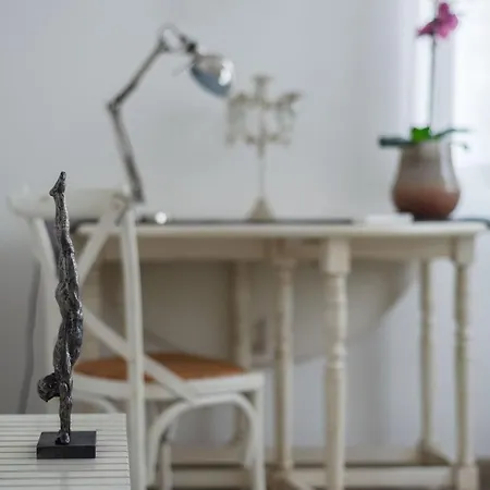 Appartement House & The - In *
