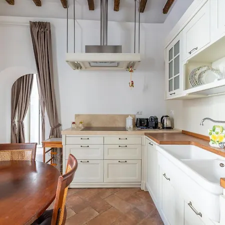 Apartment Pantheon House By Varental Rome