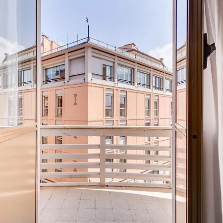 Bdc - Prestige 3bdr 3bath In Monti District Apartment