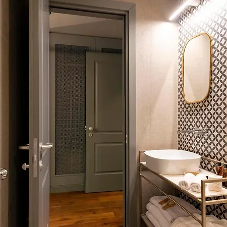 Hotel Loly Boutique 4*