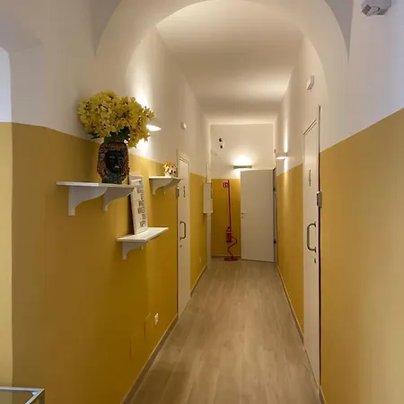 Hotel Relais Vaticano - Metro Station Ottaviano Rome