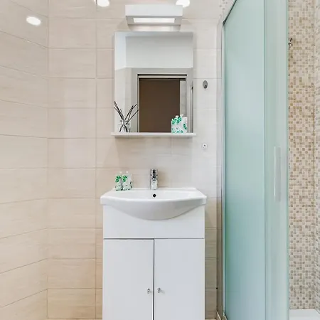 Bdc - Prestige 3bdr 3bath In Monti District Apartment *