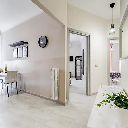 Bdc - Prestige 3bdr 3bath In Monti District Rome