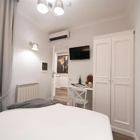 Sacconi Palace Bed & Breakfast *