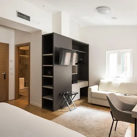 At 41 Hotel Rome