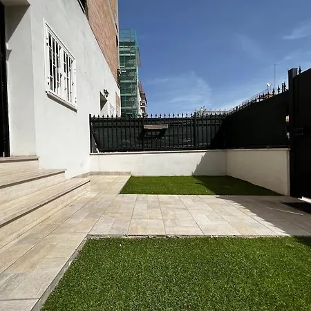Cozy House With Garden In Centocelle Metro C Holiday home Rome